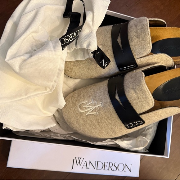 JW Anderson Men's Cream and Black Slip-On Loafers - Picture 6 of 8
